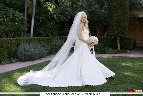 Avril Lavigne - Punk_Princess - [*Alte Formatii*]