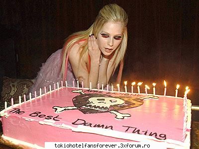 Avril Lavigne - e tare raw!luv avril! :) - [*Alte Formatii*]