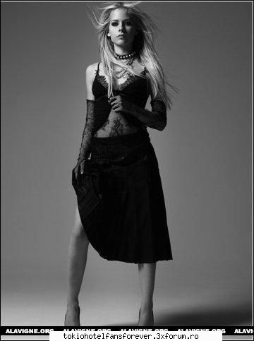 Avril`s New Style - cea mai cool fata :D - [*Alte Formatii*]