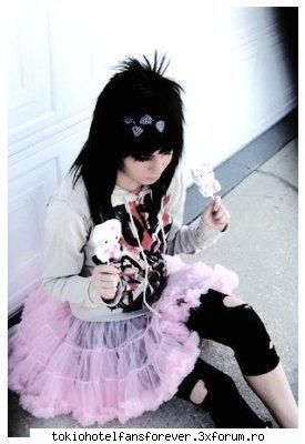 Ce inseamna EMO ? - imi place mult stilul emo - [*Stilu`EMO*]
