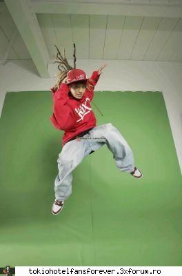 Ce parere aveti despre tomy? - mie imi place de el ca este tupeist smecher ami - [*Tom Kaulitz*]