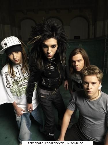 PoZe Cu ToKiO HoTeL - Punk_Princess - [*Tokio Hotel*]
