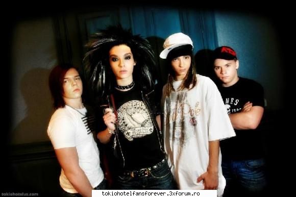 PoZe Cu ToKiO HoTeL - Punk_Princess - [*Tokio Hotel*]