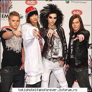 PoZe Cu ToKiO HoTeL - aNNa - [*Tokio Hotel*]