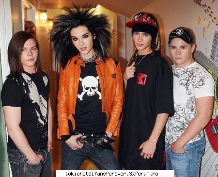 PoZe Cu ToKiO HoTeL - aNNa - [*Tokio Hotel*]