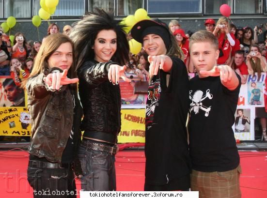 PoZe Cu ToKiO HoTeL - LiveYourCrazyLife - [*Tokio Hotel*]