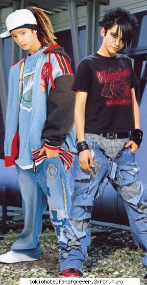 PoZe Cu ToKiO HoTeL - care ami spune cine e mai frumos???? (raspunsul - [*Tokio Hotel*]