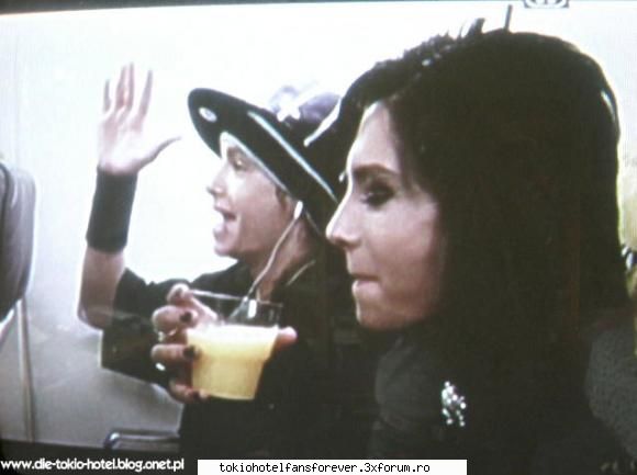 PoZe Cu ToKiO HoTeL - da numai in poza aceea ;) - [*Tokio Hotel*]