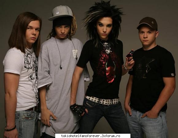 PoZe Cu ToKiO HoTeL - Punk_Princess - [*Tokio Hotel*]