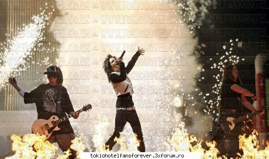 PoZe Cu ToKiO HoTeL - Punk_Princess - [*Tokio Hotel*]
