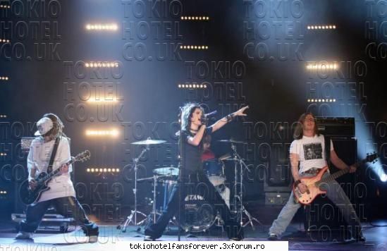PoZe Cu ToKiO HoTeL - Punk_Princess - [*Tokio Hotel*]