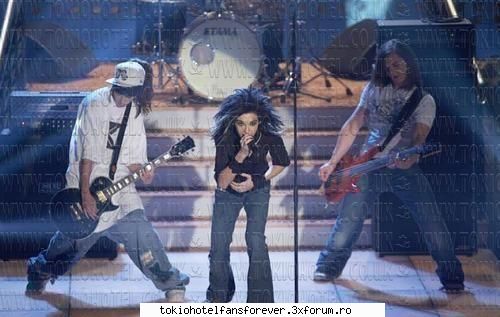 PoZe Cu ToKiO HoTeL - Punk_Princess - [*Tokio Hotel*]