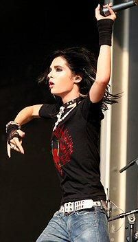 Poze amuzante cu TH! - in ultima zici k bill scoate flacari prin spate - [*Tokio Hotel*]