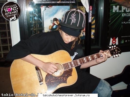 Poze qu Tom - apoi cred k e trucata poza..da in fn - [*Tom Kaulitz*]