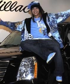 Poze qu Tom - Tom_26 Noua lui masinutza - [*Tom Kaulitz*]