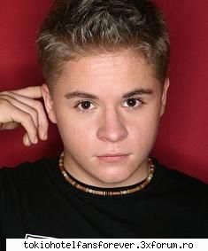 ce parere ai despre gustav? - un urusetz poofs care tace si le face si e cam - [*Gustav Schafer*]